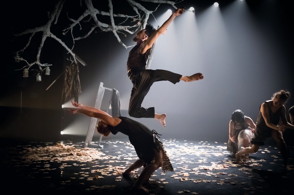 National Dance Theatre of Wales/Folk: Foto Rhys Cozens