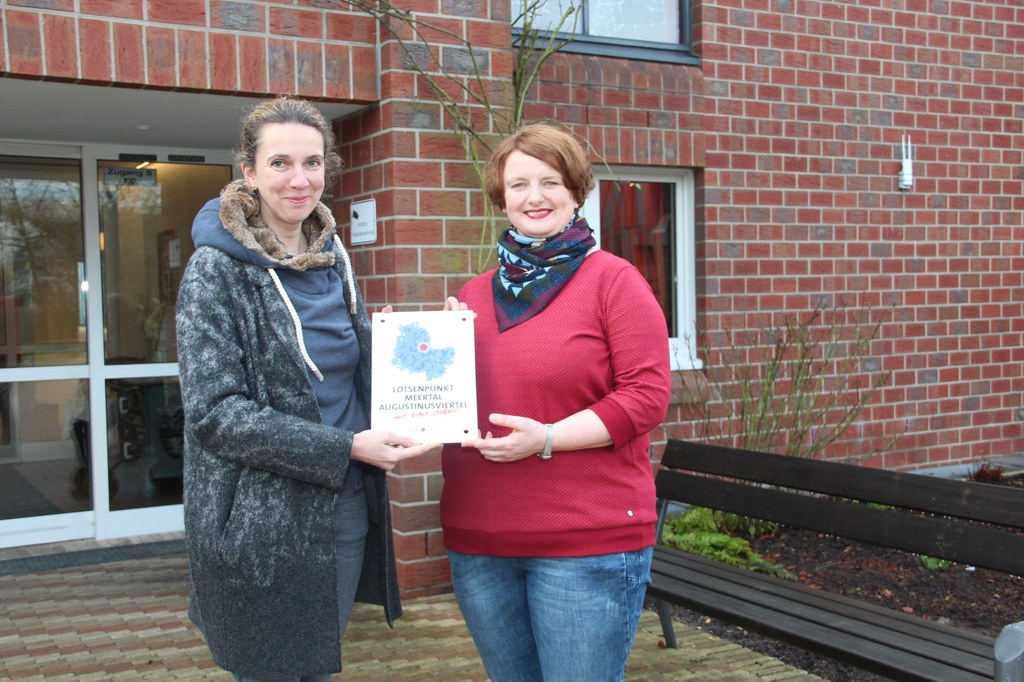 Die Koordinatorin der Lotsenpunkte Gudrun Jüttner (li.) mit Alexandra Pawlik.