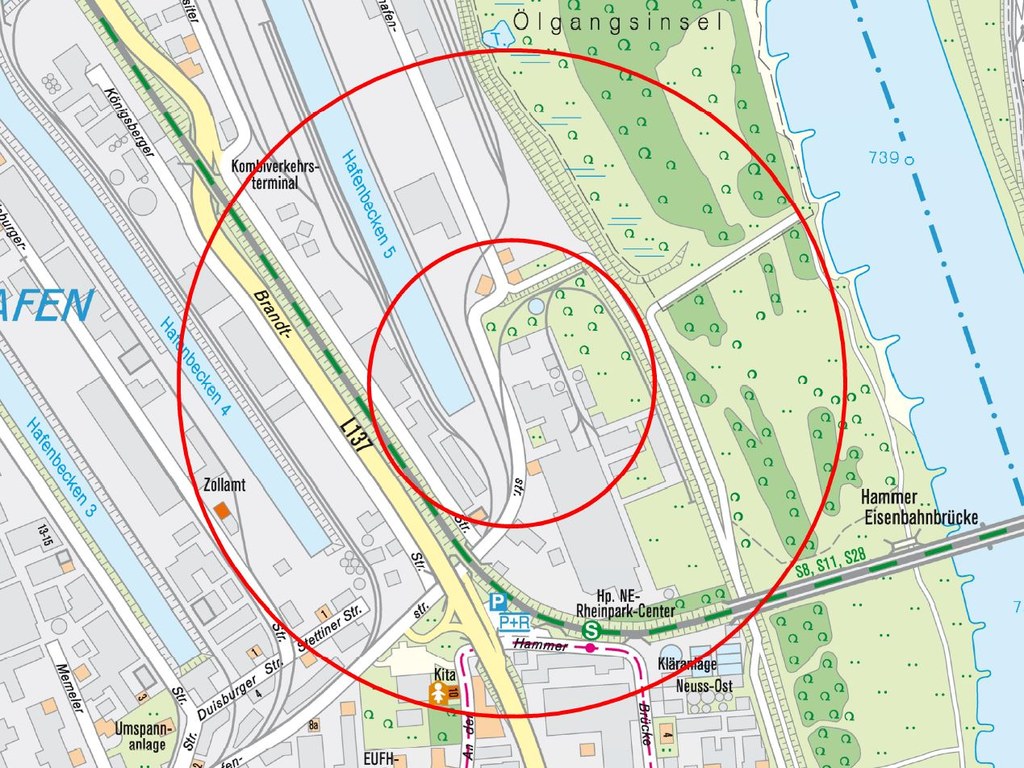 Das von der Entschärfung betroffene Gebiet. Innerer Kreis: Evakuierung. Äußerer Kreis: Luftschutzmäßiges Verhalten (Aufenthalt nur in Gebäuden).