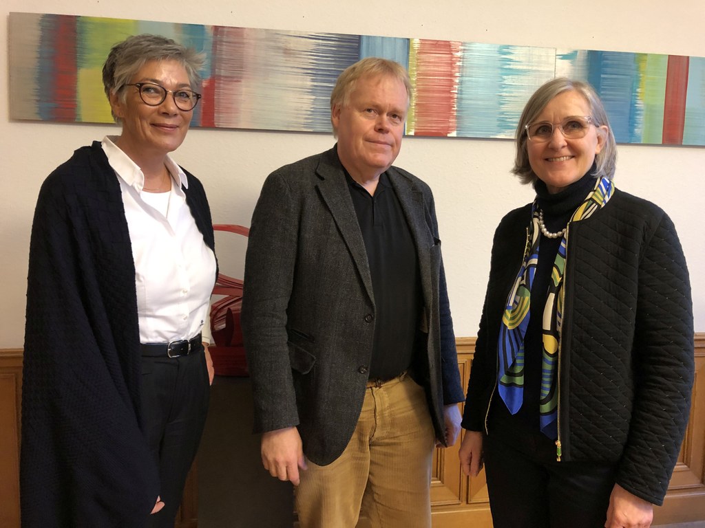 Karin Schmidt-Friderichs, Vorsteherin des Börsenvereins des Deutschen Buchhandels und Schatzmeister Klaus Gravemann waren zu Gast bei Dr. Christiane Zangs, Beigeordnete für Schule, Bildung und Kultur.