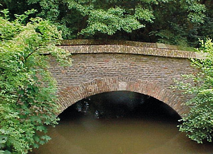 bogenbruecke.jpg Foto: Bogenbrücke Nixhütter Weg