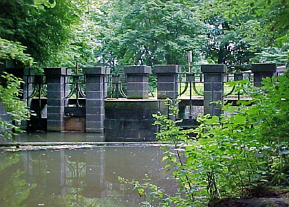 schleuse.jpg Foto: Schleuse in der Obererft im Selikumer Park